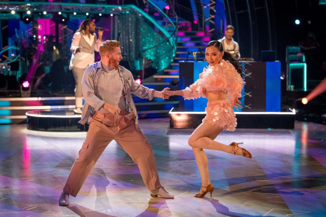 strictly-come-dancing-fans-bewildered-by-ironic-'everybody's-free'-routine-as-new-series-gets-under-way