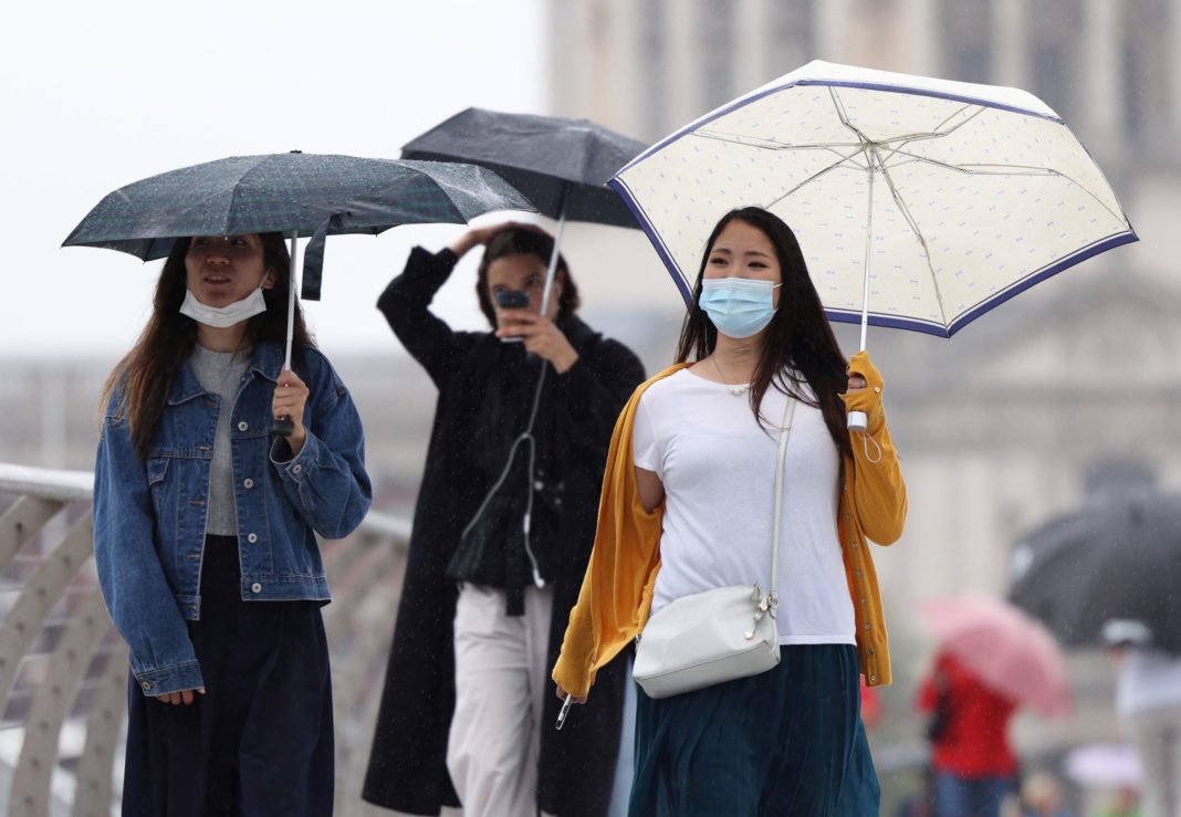 weather-warning-as-gale-force-winds-and-heavy-rain-to-strike-southern-england