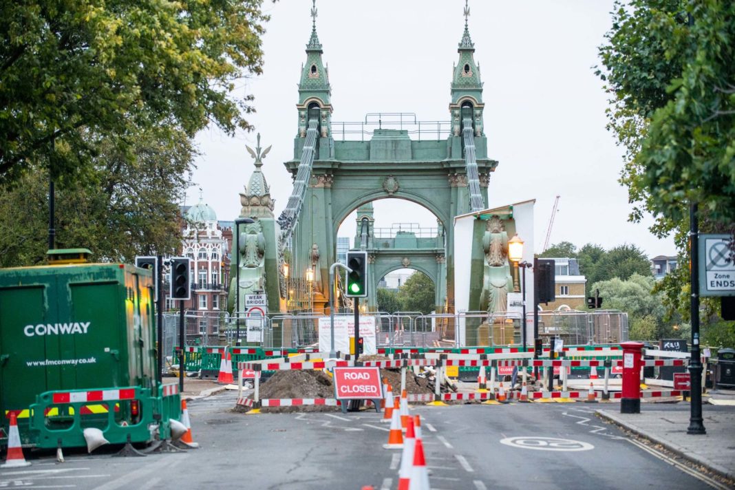 uproar-as-hammersmith-bridge-shut-to-traffic-until-2027-–-and-ferry-crossing-won't-start-till-the-spring
