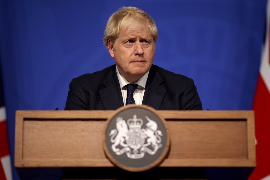 pm-warned-uk-at-‘pivot-point’-over-covid