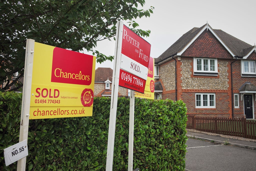 biggest-monthly-fall-in-house-prices-since-1992-as-stamp-duty-holiday-taper-calms-market