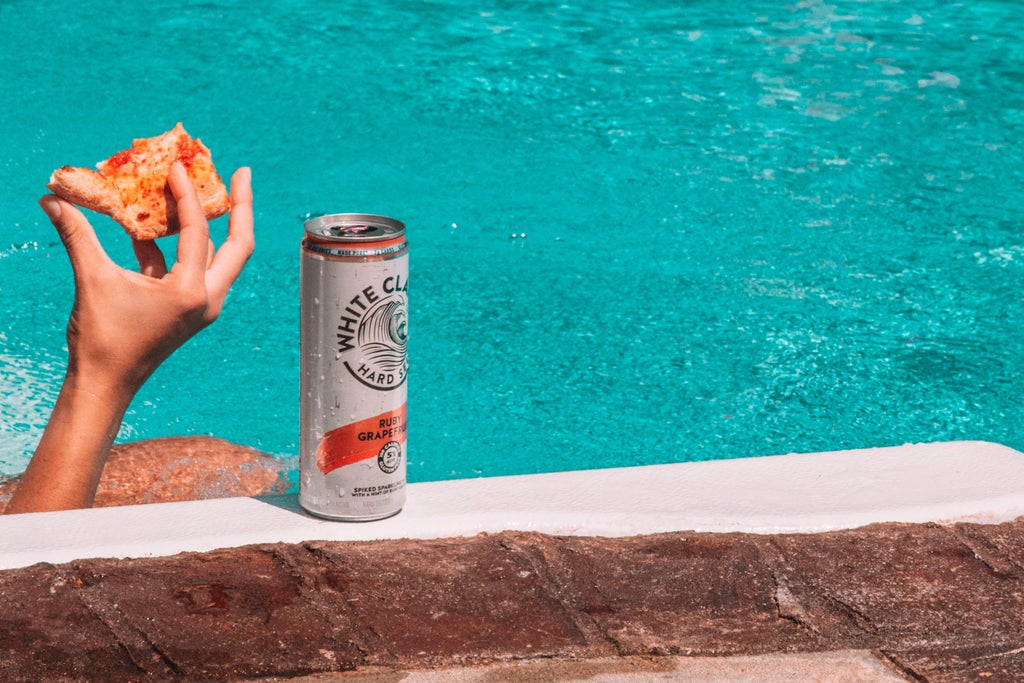 best-hard-seltzers:-the-low-sugar,-low-calorie-alcoholic-drink-of-summer-2021