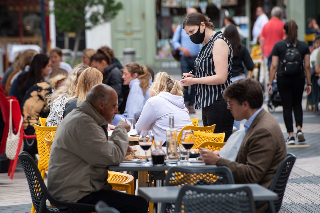 uk-retail-sales-declined-0.9%-in-august,-and-supply-chain-issues-hit-sector