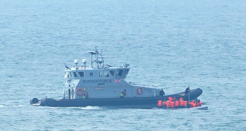 channel-crossings-continue-as-more-migrants-arrive-in-kent