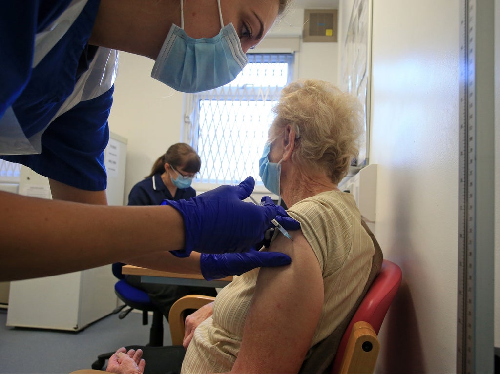 new-tool-identifies-groups-most-at-risk-from-covid-after-vaccination
