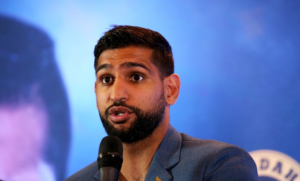 amir-khan-claims-us-police-escorted-him-off-flight-for-‘no-reason’