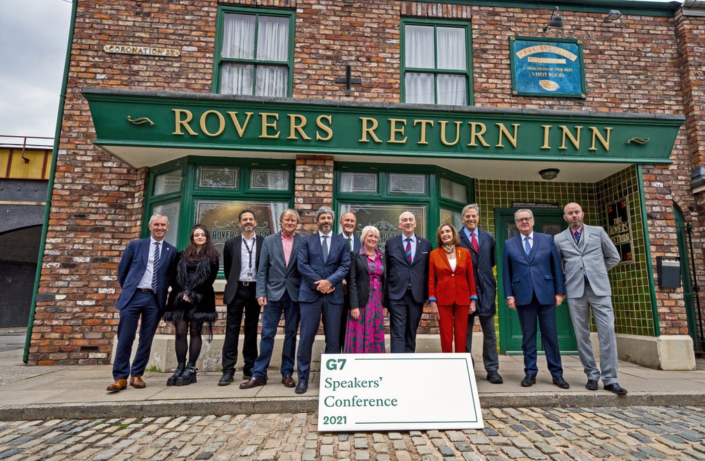 g7-speakers-discuss-hate-crime-on-visit-to-coronation-street-set