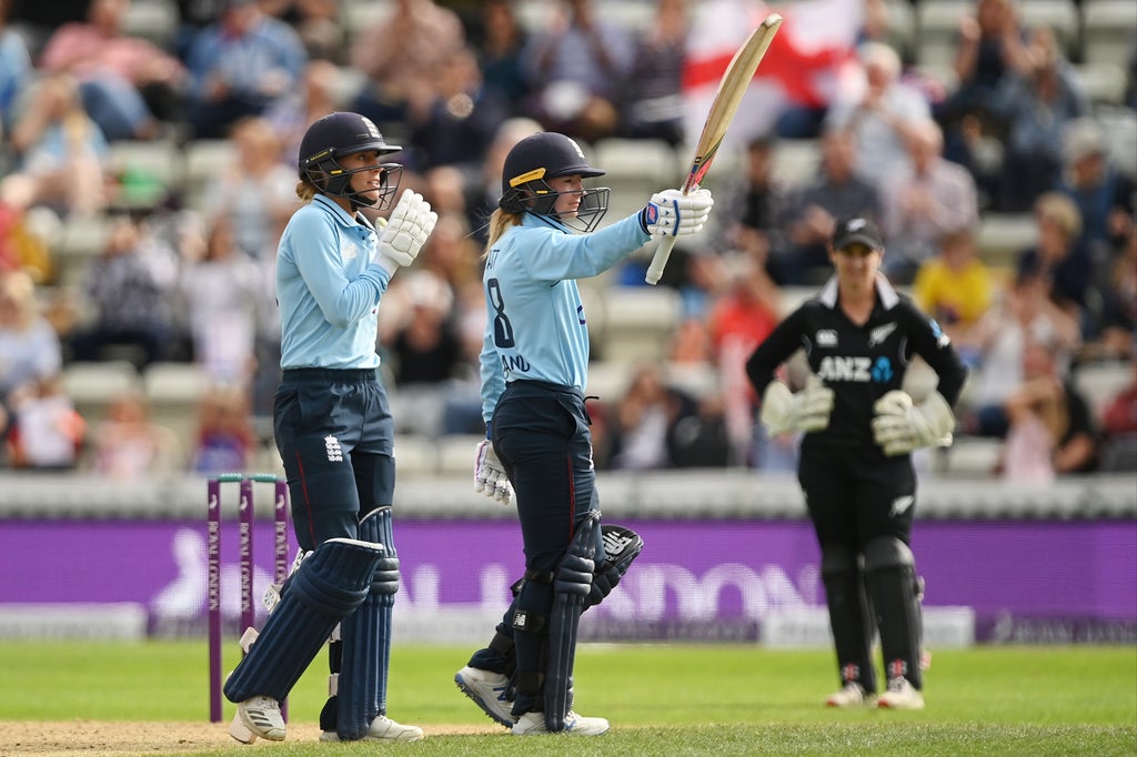 danni-wyatt-marks-landmark-appearance-with-starring-role-as-england-beat-new-zealand-in-second-odi