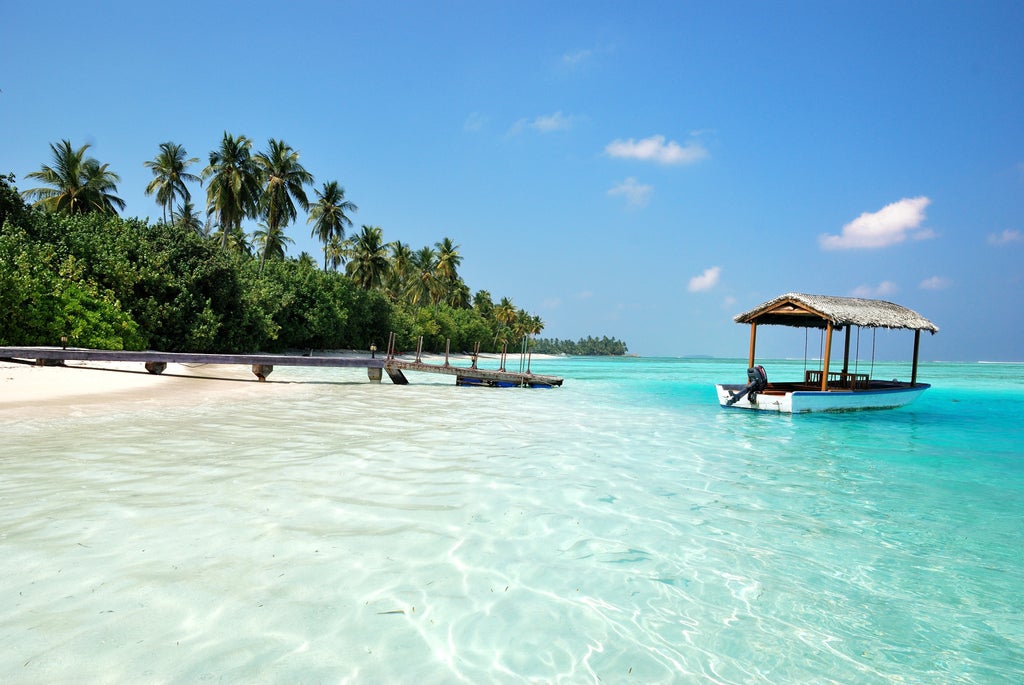 red-list-bookings-surge-as-holidaymakers-await-major-overhaul-of-travel-rules