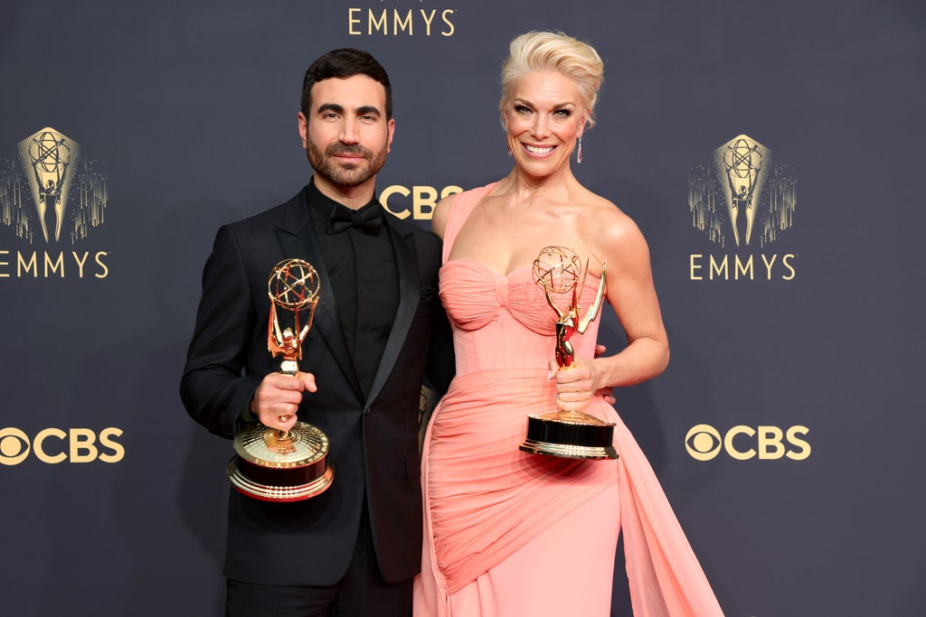 the-emmys:-the-crown,-queen’s-gambit-and-ted-lasso-claim-top-honours-as-streaming-services-sweep-up