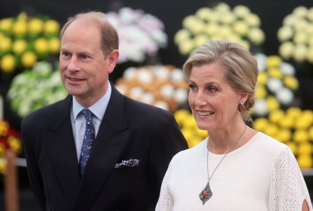the-earl-and-countess-of-wessex-take-‘romantic’-walk-at-rhs-chelsea-flower-show.