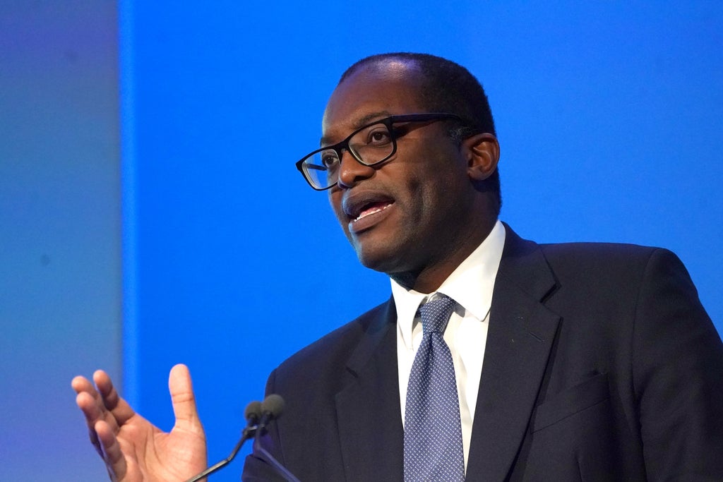 kwarteng-acknowledges-risk-of-‘difficult-winter’-with-bills-rising-and-uc-cut
