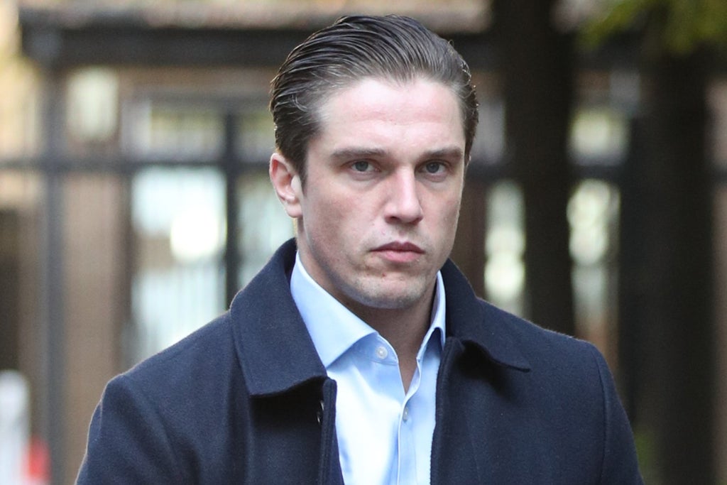 towie-star-lewis-bloor-in-court-over-alleged-diamond-scam-plot