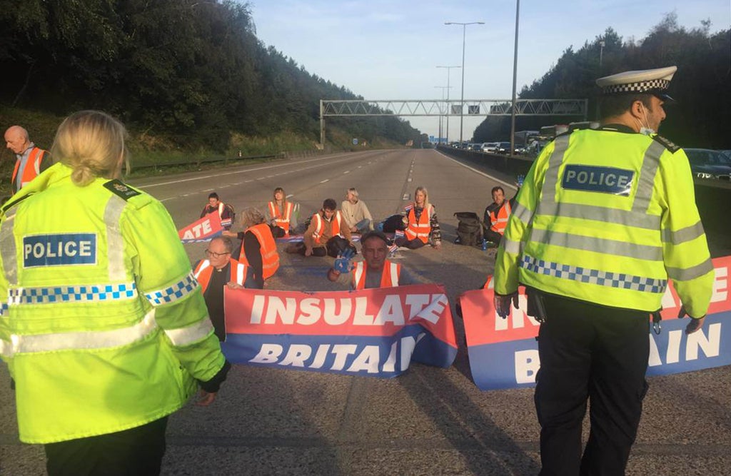 m25-protests:-priti-patel-seeks-injunction-to-crack-down-on-‘guerilla’-activism-after-days-of-chaos