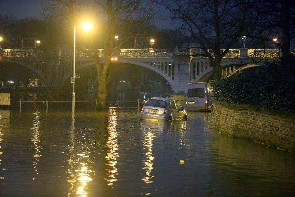 london-mayor-sadiq-khan-warns-of-threat-to-city-from-climate-emergency