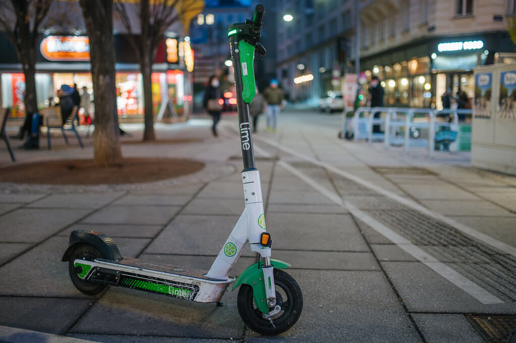 report-calls-for-expansion-of-e-scooters-despite-safety-concerns