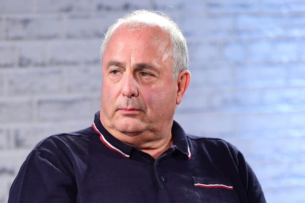 roger-michell-dead:-notting-hill-and-my-cousin-rachel-director-dies-at-65