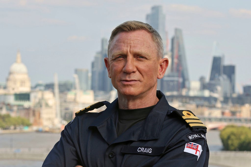 daniel-craig-named-an-honorary-commander-in-the-royal-navy-–-the-same-rank-as-james-bond