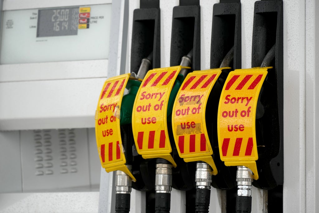 ftse-100:-petrol-crisis-lifts-bp-and-shell-and-sends-brent-crude-to-3-year-high