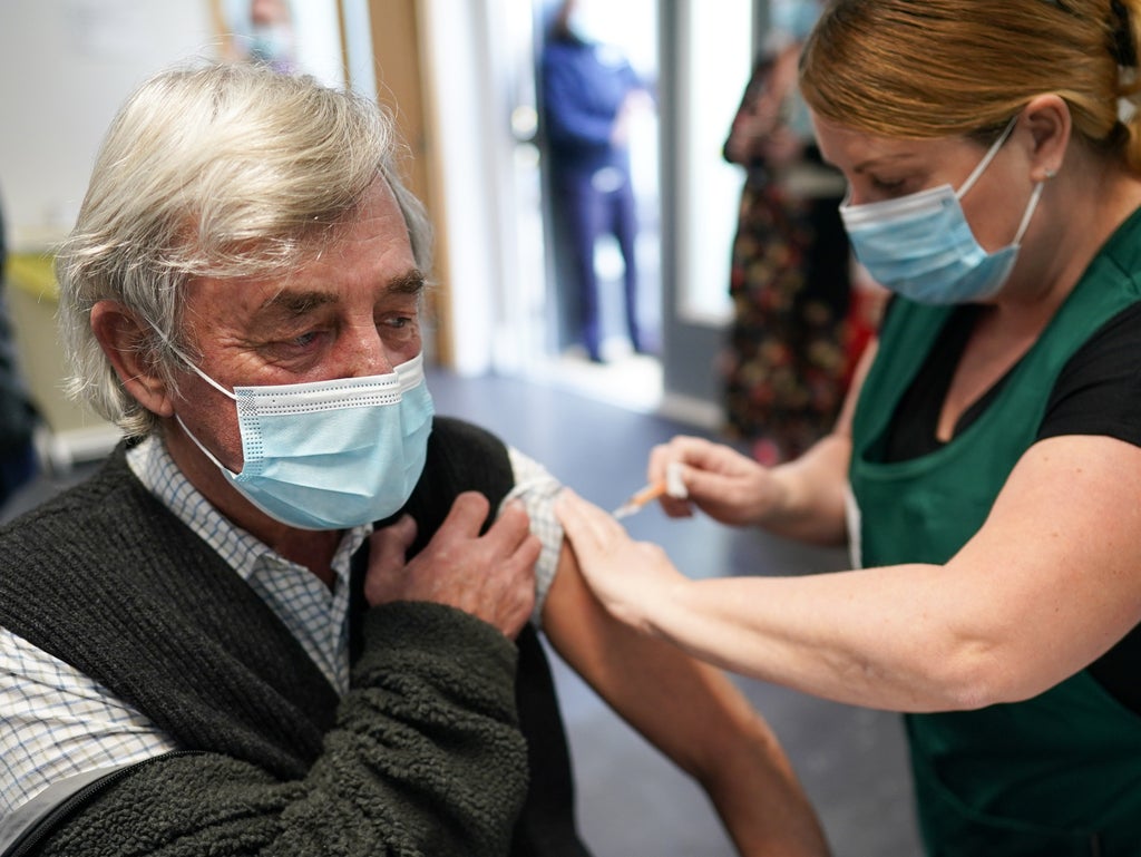 safe-to-receive-covid-and-flu-jabs-at-the-same-time,-study-shows