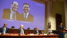 2-win-nobel-prize-in-medicine-for-showing-how-we-react-to-heat,-touch