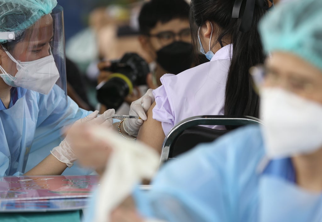 new-studies-backing-covid-booster-show-pfizer-vaccine-efficacy-wanes-six-months-after-second-shot