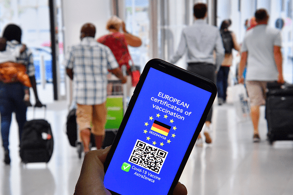 holidaymakers-face-misery-as-nhs-covid-pass-app-suffers-outage-leaving-passengers-missing-flights