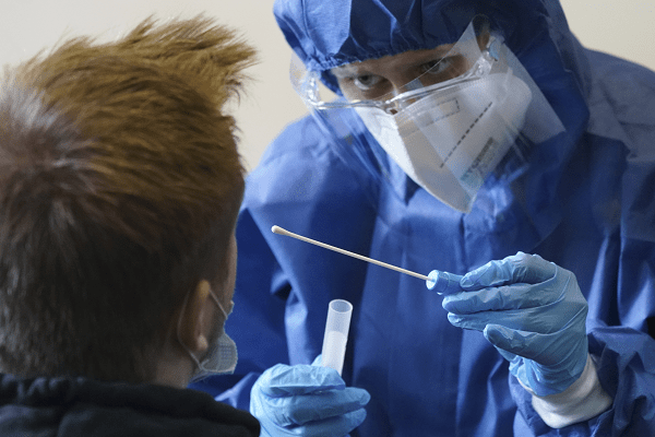 nhs-test-and-trace-suspend-testing-as-43,000-people-were-‘given-wrong-pcr-covid-test-results’