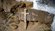 ancient-crusader-sword-found-by-scuba-diver-off-israeli-coast