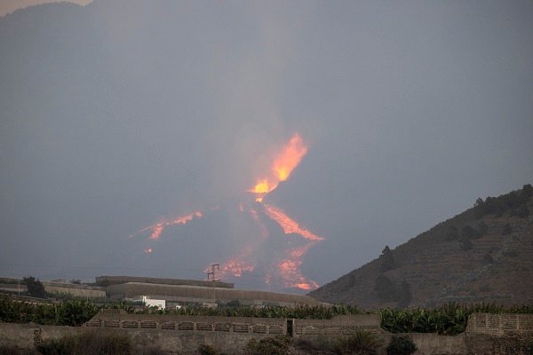 politician-wants-to-bomb-the-canary-island-to-stop-the-la-palma-volcano-to-stop-the-lava-flows
