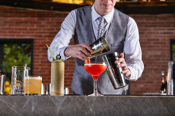 cocktail-bar-hire:-elevate-your-event
