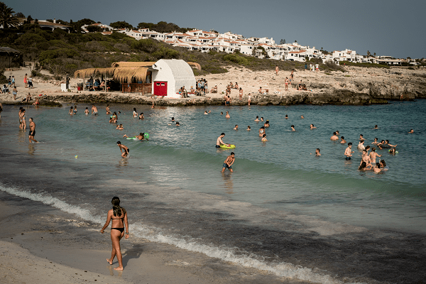 british-expats-who-have-holiday-homes-in-spain-are-selling-up-over-post-brexit-restrictions