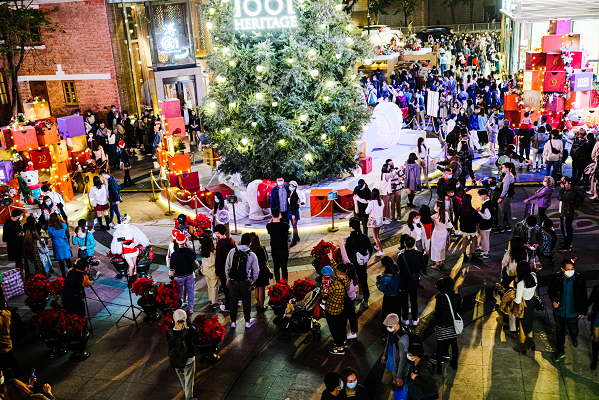 black-friday-could-be-the-biggest-yet-as-it-is-forecast-shoppers-will-spend-almost-9bn