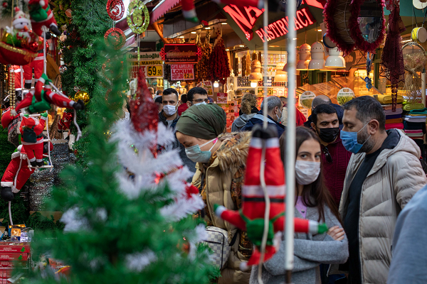 travel-sees-a-huge-boost-throughout-november,-but-black-friday-day-numbers-shrink
