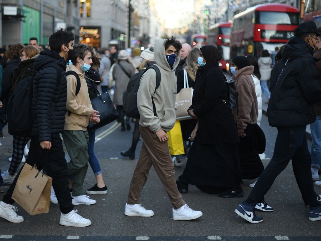 uk-could-reach-90,000-infections-a-day-by-christmas,-experts-warn