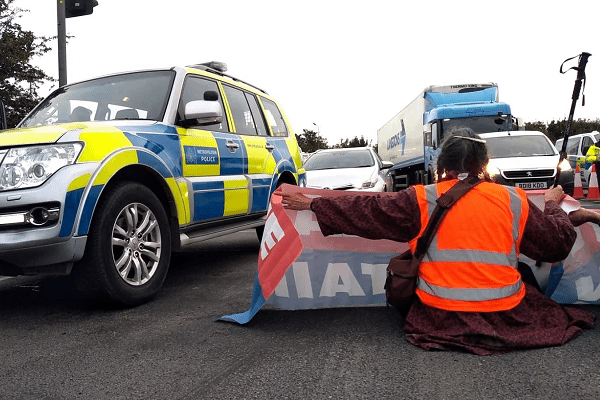 british-taxpayers-to-pay-an-‘appalling’-4.3m-bill-for-policing-insulate-britain’s-‘guerrilla-tactics’-roadblocks