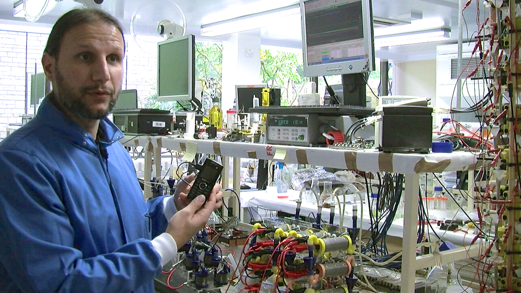 video:-urine-powered-mobile-phone-charger-lets-you-spend-a-penny-to-make-a-call