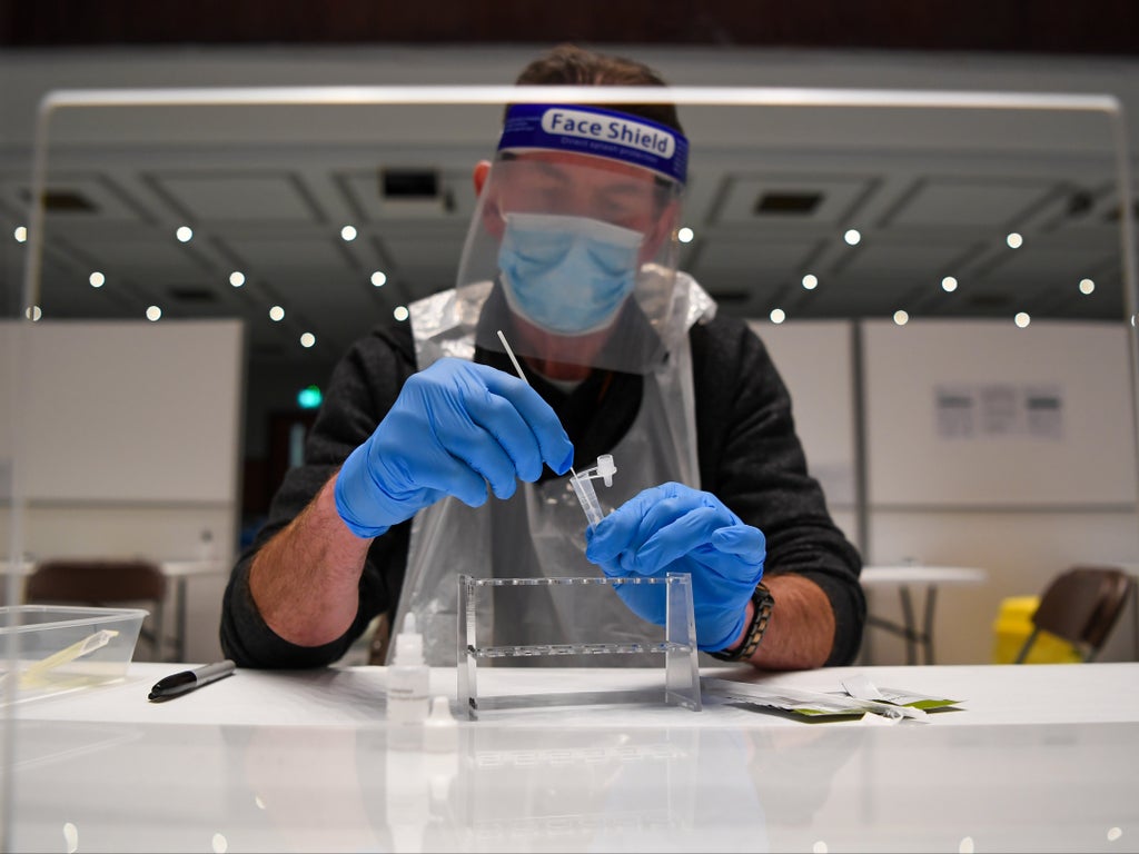 nasal-swab-tests-slower-to-pick-up-omicron-infections,-study-suggests