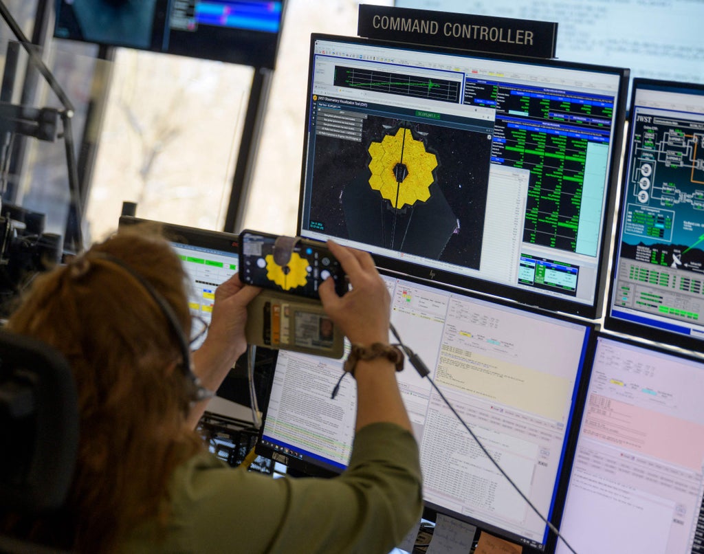 james-webb-space-telescope-clears-last-major-hurdle-to-complete-deployment