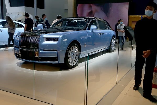 rolls-royce-has-a-bumper-record-year-for-sales-driven-by-the-ghost
