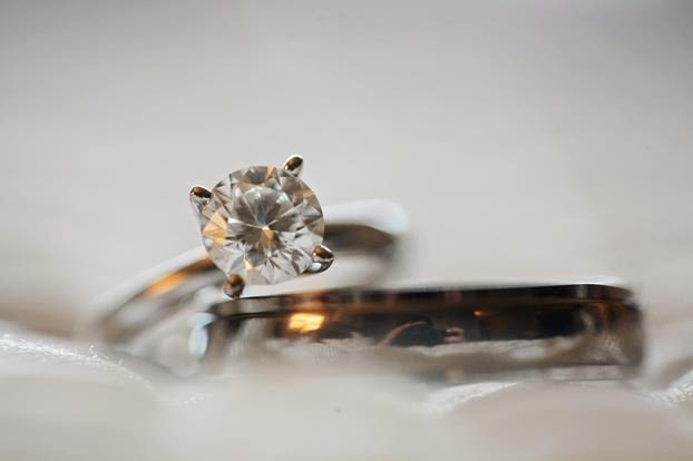 five-inspiring-ideas-for-engraving-your-wedding-ring
