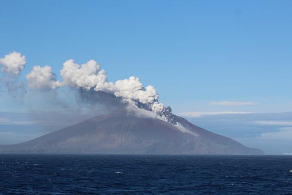 mysterious-tsunami-that-sent-waves-around-globe-in-2021-caused-by-hidden-8.2-quake,-study-finds
