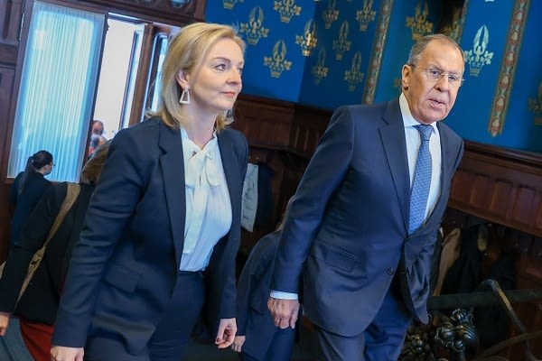 russian-ambassador-criticises-liz-truss-as-‘i’m-seeing-nothing-from-the-uk’-as-she-is-‘deaf-to-the-arguments’