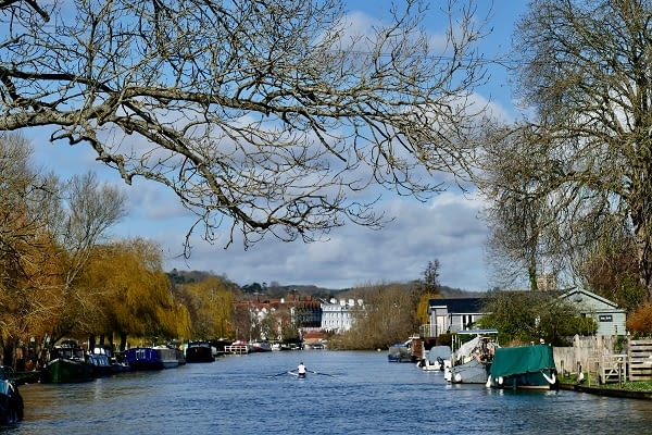 brits-set-for-a-scorcher-this-weekend-as-‘temperatures-are-on-the-up-over-the-next-few-days’