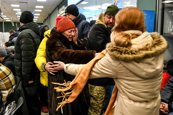 ukrainians-in-mariupol-have-‘no-food,-no-water’-are-‘starving’-and-so-‘desperate’-they-‘ate-a-stray-dog’-to-survive