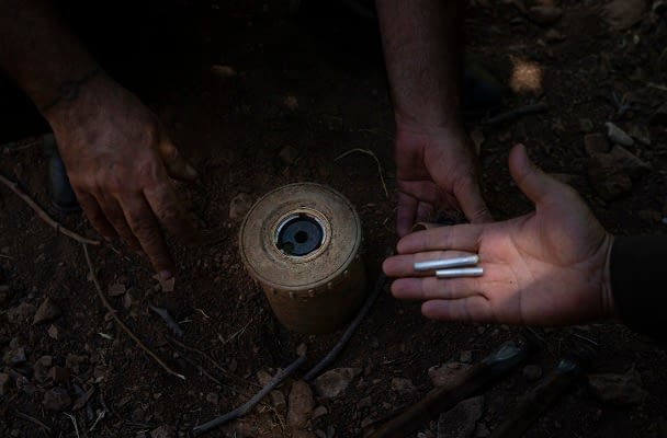 russian-troops-use-banned-deadly-‘jumping’-landmines-‘in-ukraine-which-deliberately-flouts-the-international-norm’