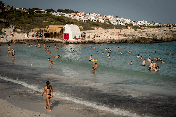 unvaccinated-british-holidaymakers-are-banned-from-from-entering-spain
