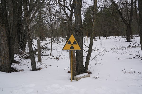 russian-troops-wrote-graffiti-signs-saying-‘this-passage-is-mined’-at-the-chernobyl-nuclear-power-plant