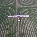 daredevil-ukrainian-farmers-are-ploughing-their-fields-wearing-bulletproof-vests-and-ballistic-helmets-as-russian-missiles-fly-over