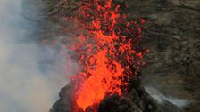 hawaii-volcano-lava-flow-steady-after-starts-and-stops